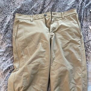 Lululemon Commission Pant Classic Men's 32 X 30 Beige Performance Golf